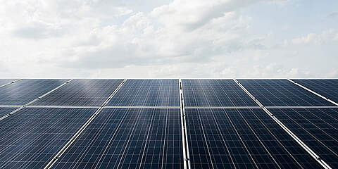 Solarpanele als erneuerbare Energie und Geldanlage